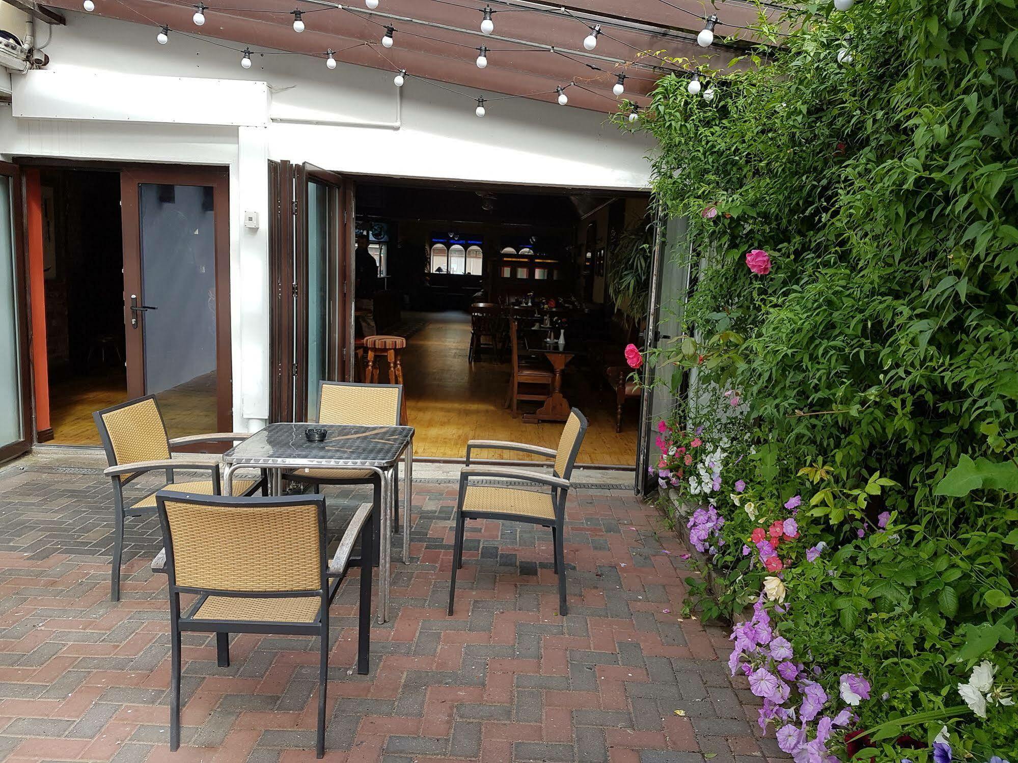 Myles Creek Hotel Kilkee Exterior photo