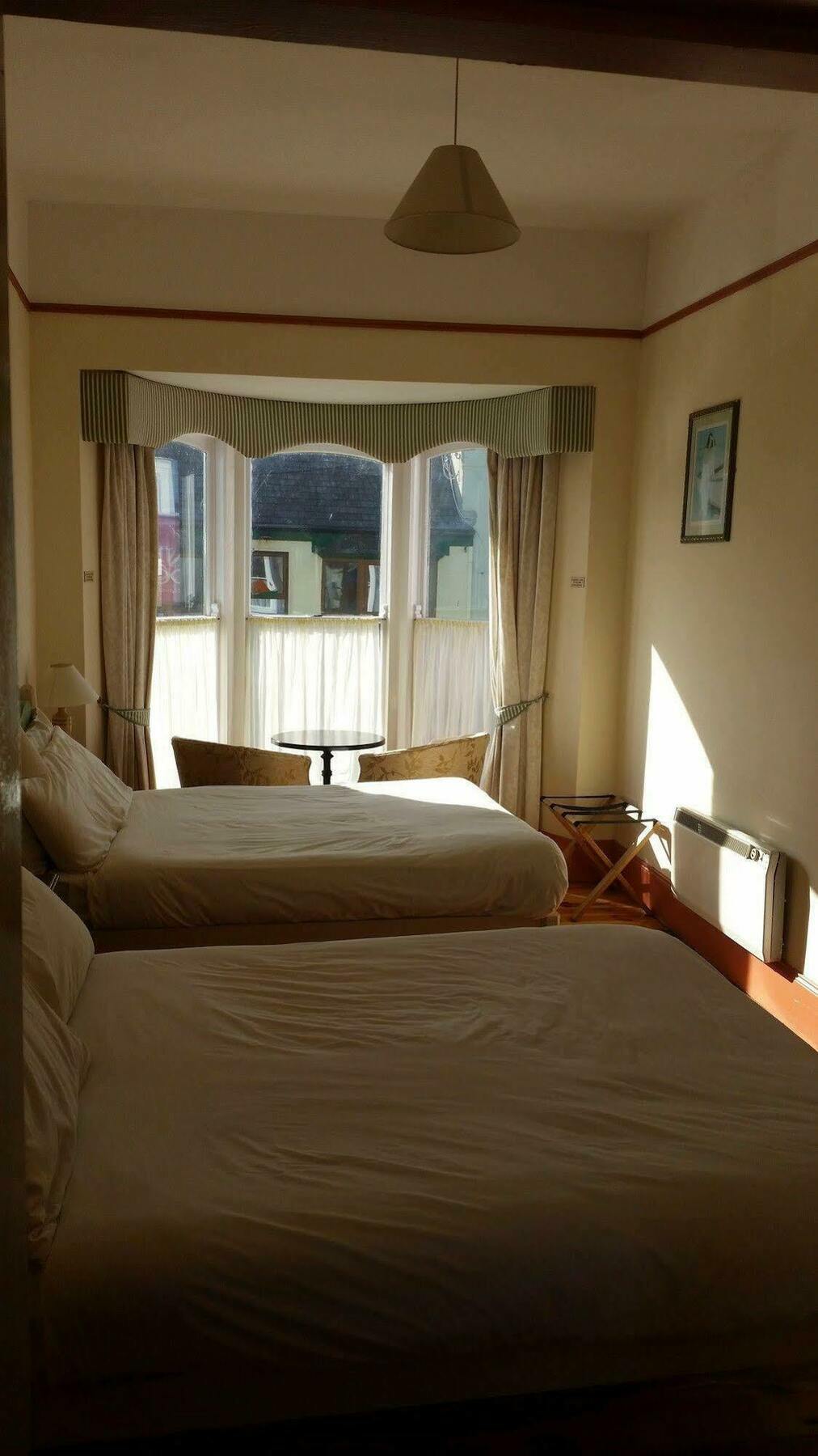 Myles Creek Hotel Kilkee Exterior photo