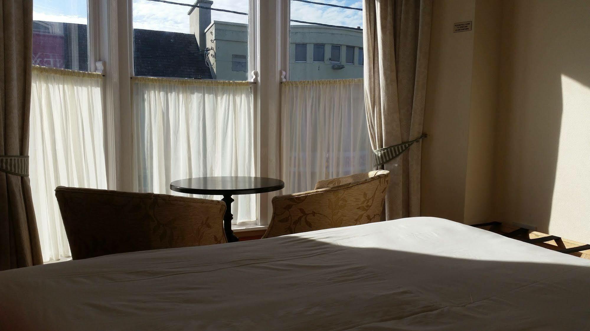Myles Creek Hotel Kilkee Exterior photo
